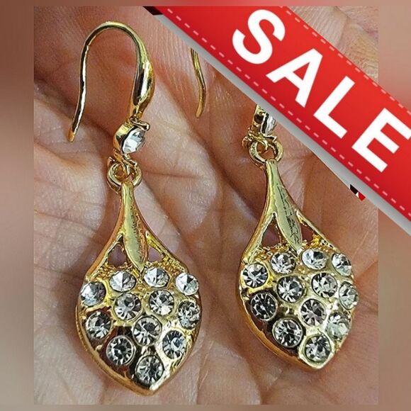 #925Sterling Gold Plated Crystal Accents + Faux Pearl Ear Dangle Drop Earrings - Picture 1 of 8